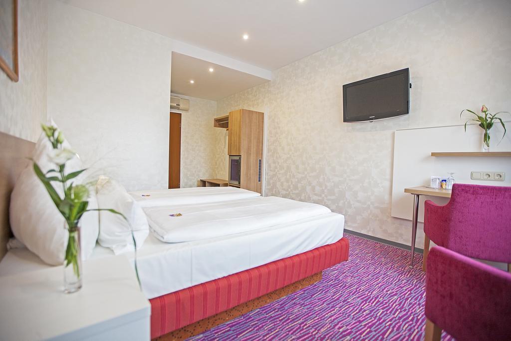 Am Bismarck Hotel Mannheim Bilik gambar